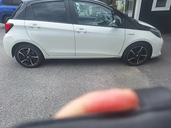 Toyota Yaris 2016 photo 2