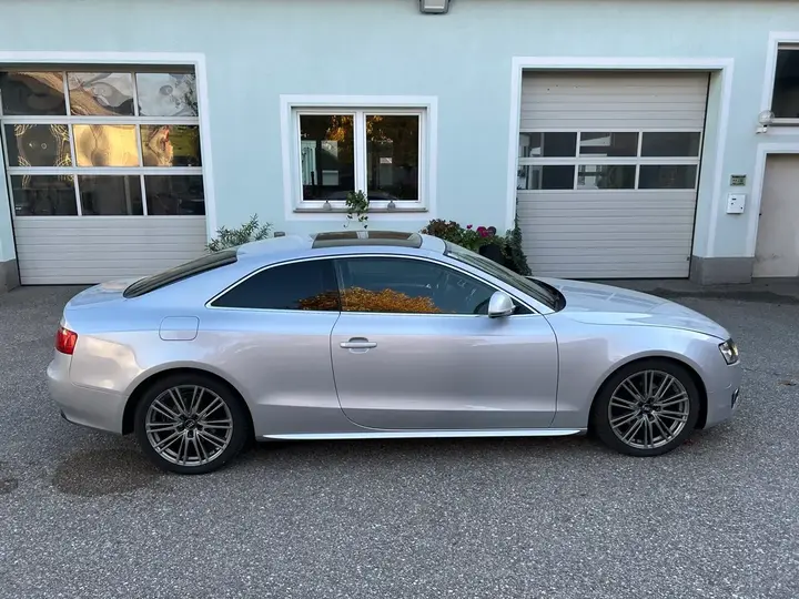 Audi A5 2009 photo 3