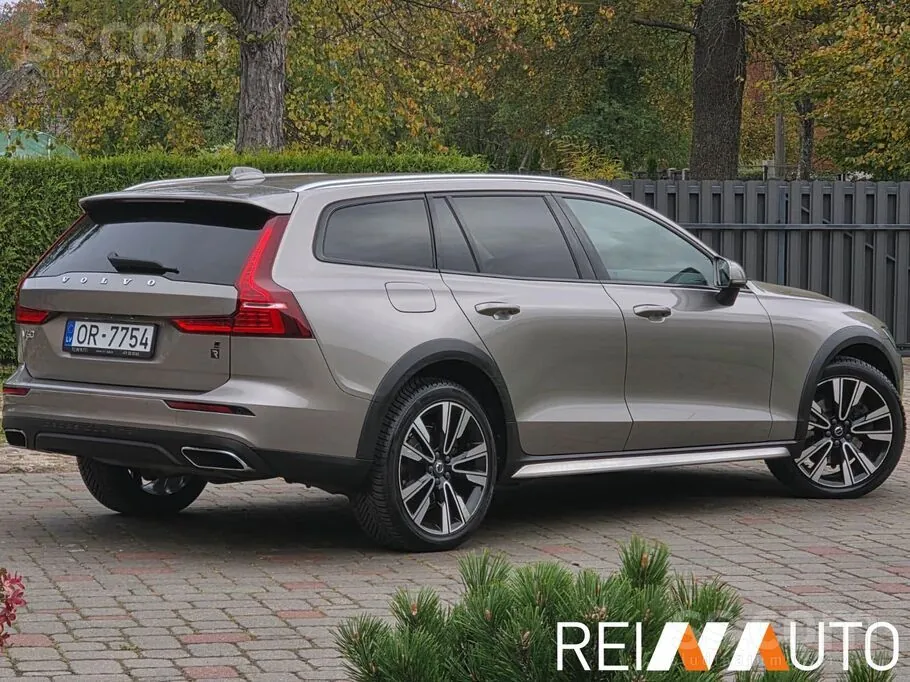 Volvo V60 Cross Country 2021 photo 5