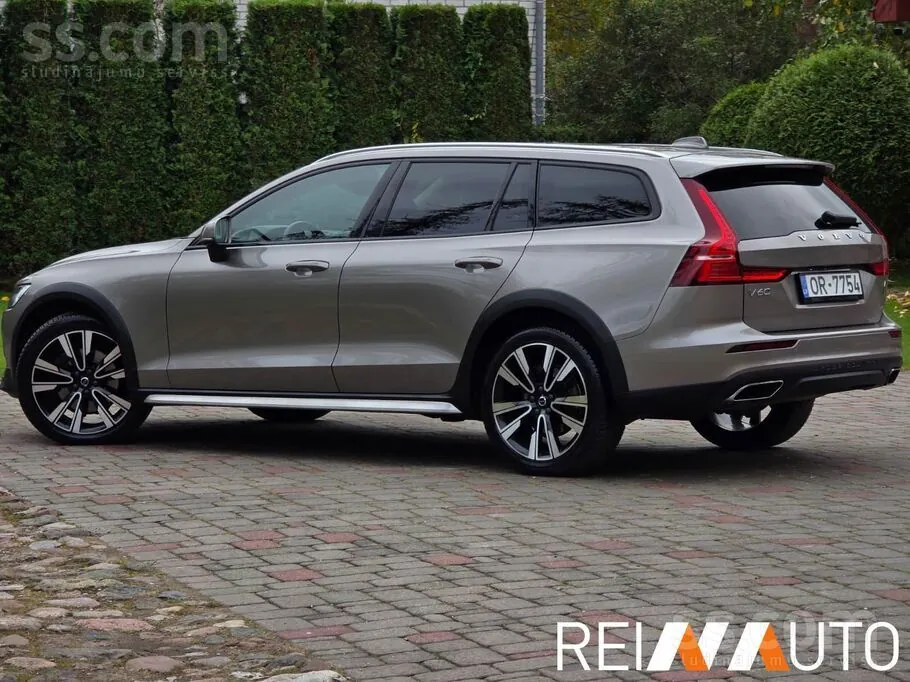 Volvo V60 Cross Country 2021 photo 3