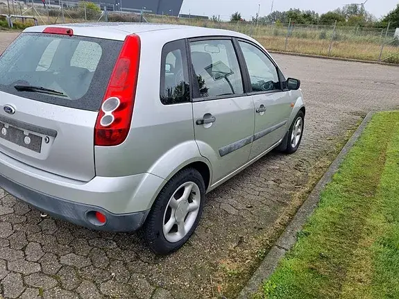 Ford Fiesta 2007 photo 5