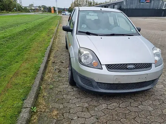 Ford Fiesta 2007 photo 3