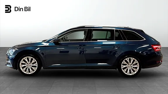 Skoda Superb 2023 photo 2