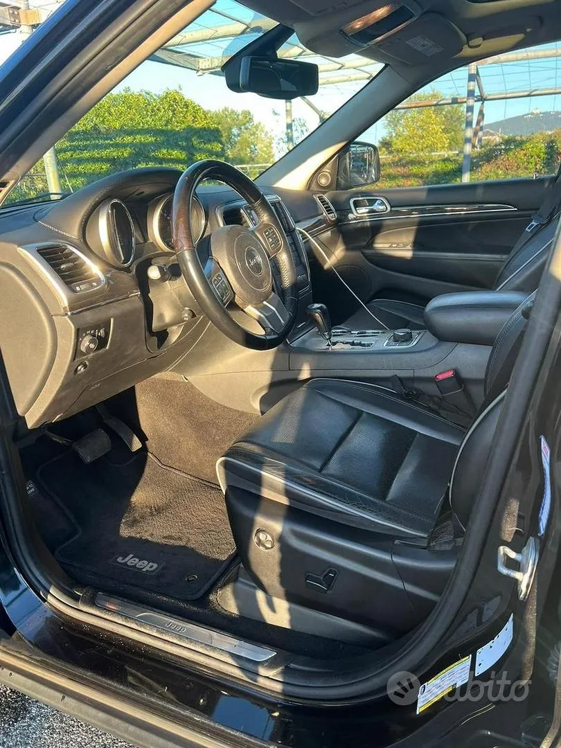 Jeep Grand Cherokee 2011 photo 4