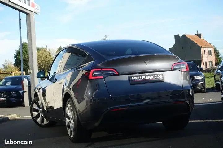 Tesla Model Y 2022 photo 3