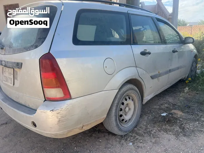 Ford Focus 2000 photo 2