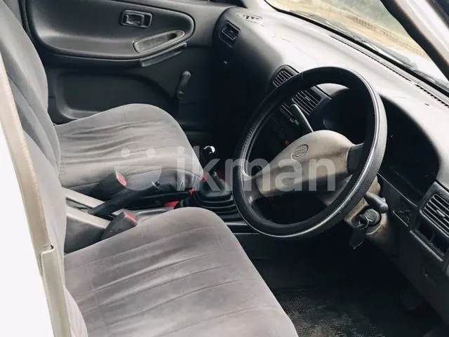 Nissan Sunny 1991 photo 2