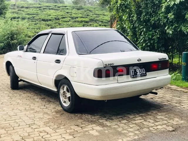 Nissan Sunny 1991 photo 4