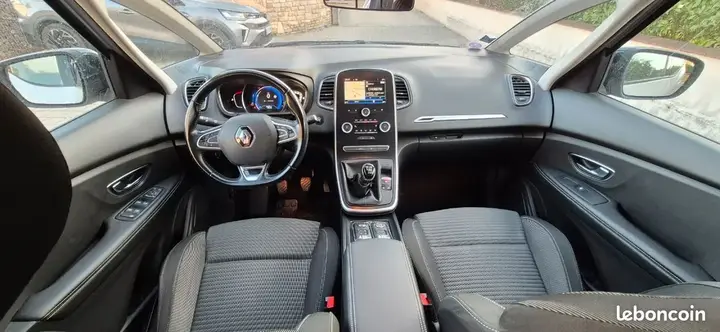 Renault Scenic 2017 photo 3