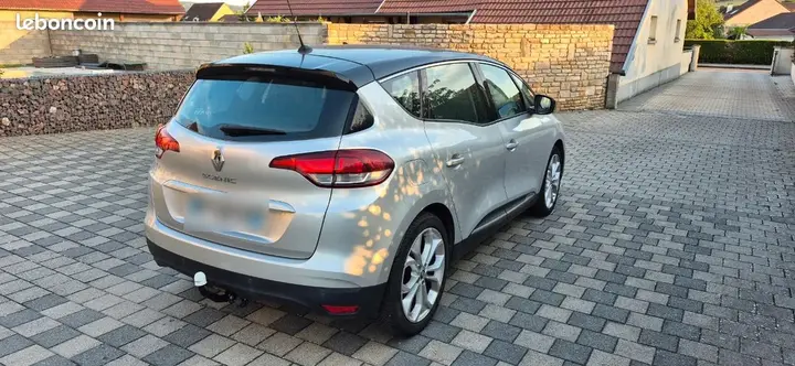 Renault Scenic 2017 photo 2