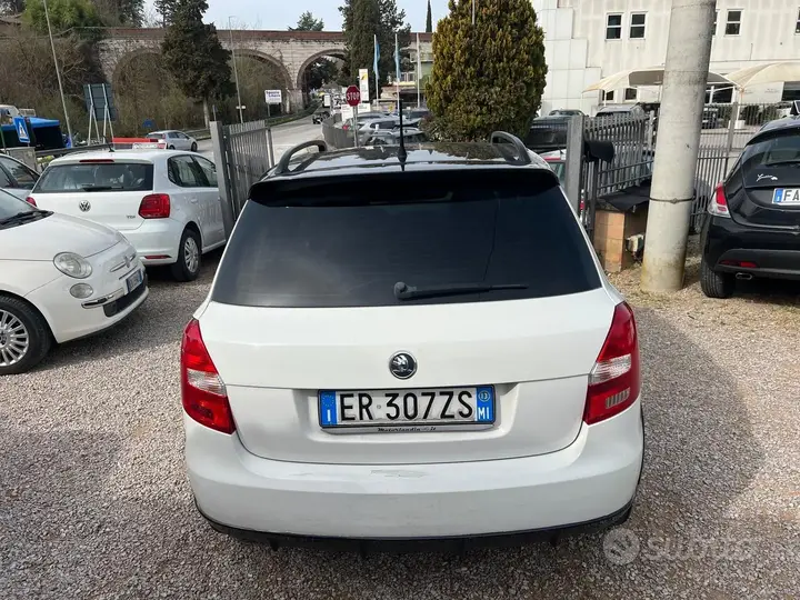 Skoda Fabia 2013 photo 5