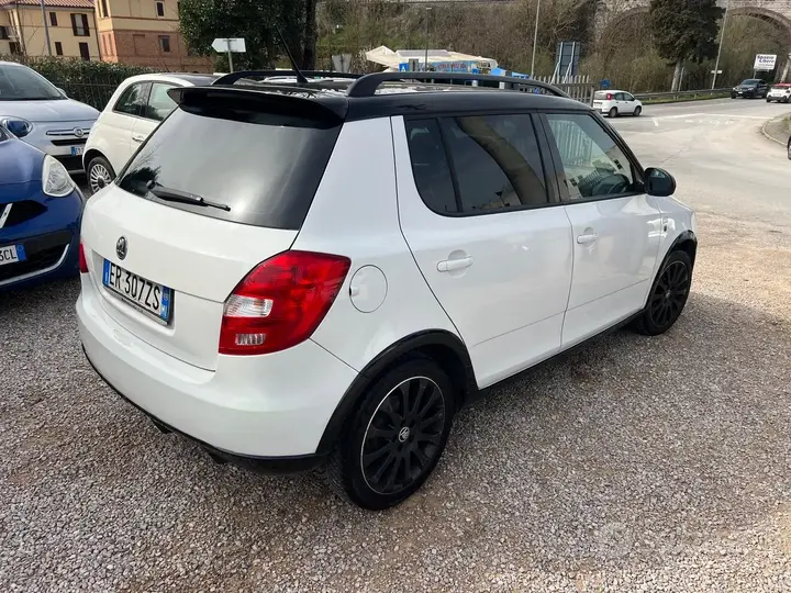 Skoda Fabia 2013 photo 4