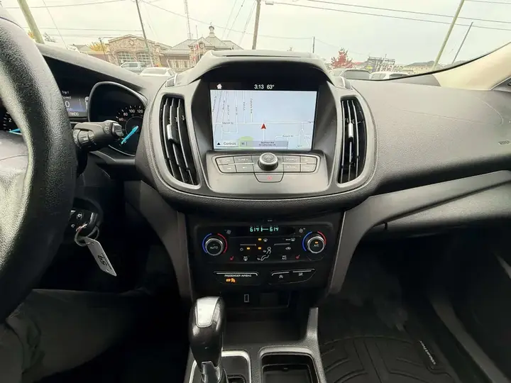 Ford Escape 2017 photo 2