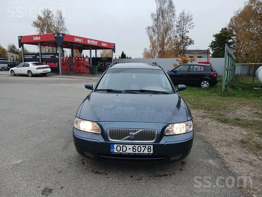 Volvo V70 2005 photo 2