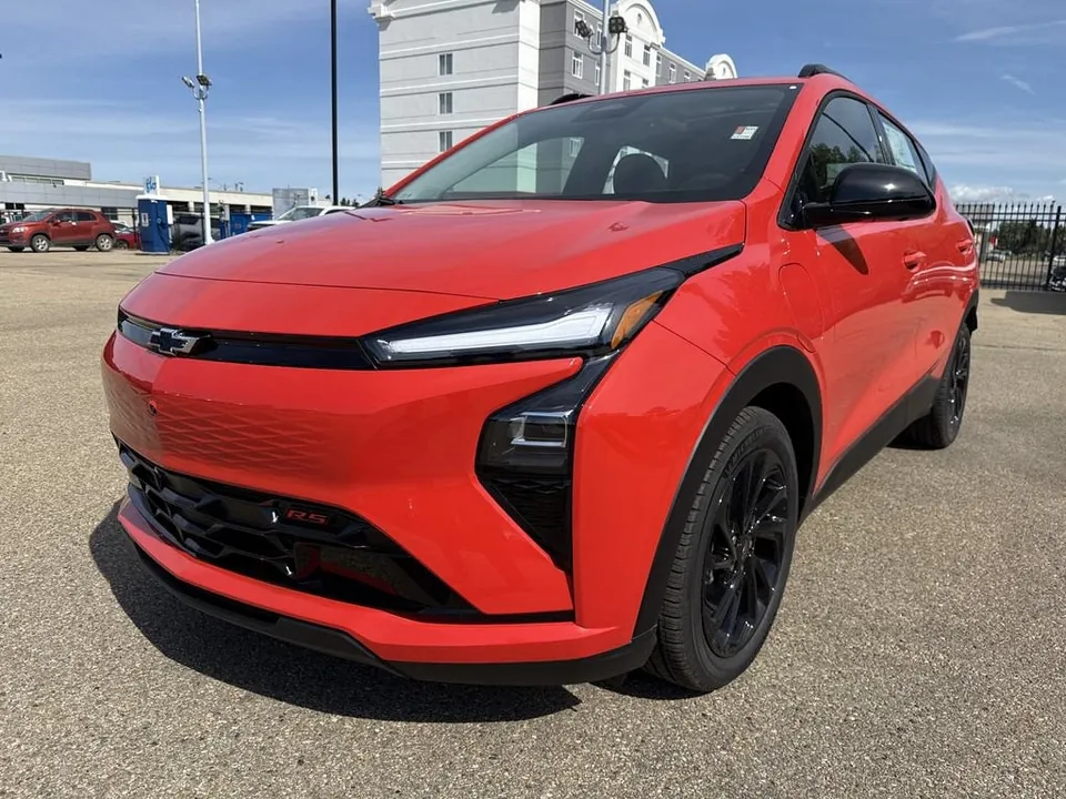 Chevrolet Bolt Rs 2027 photo 4