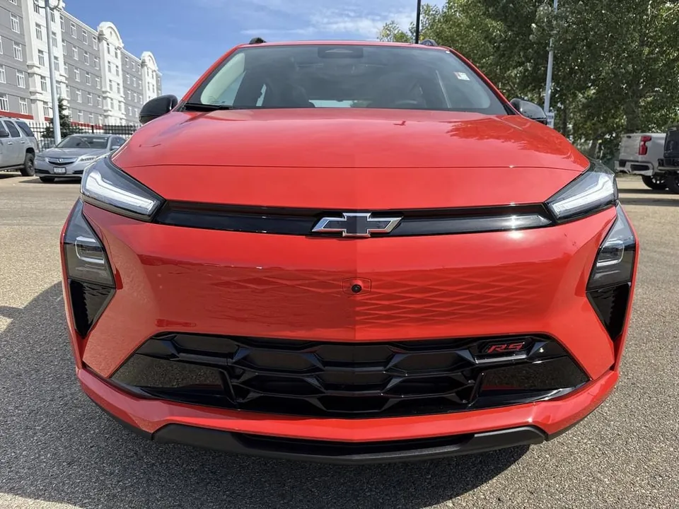 Chevrolet Bolt Rs 2027 photo 2