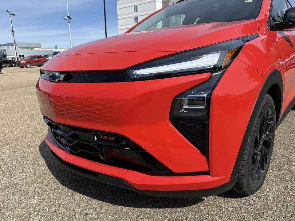 Chevrolet Bolt Rs 2027 photo 3