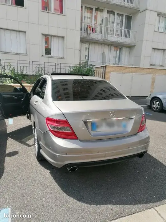 Mercedes-Benz C-Class 2009 photo 2