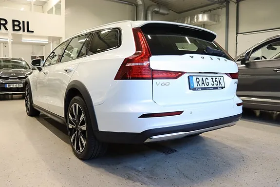 Volvo V60 Cross Country 2023 photo 5