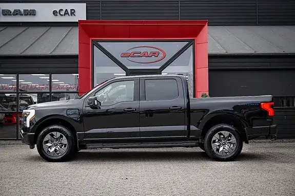 Ford F-150 2025 photo 2