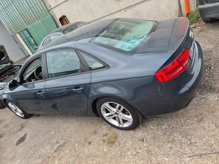 Audi A4 2008 photo 2