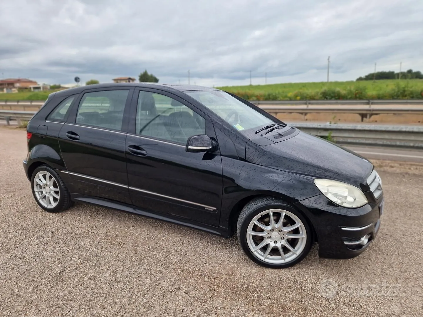 Mercedes-Benz B-Class 2009 photo 2