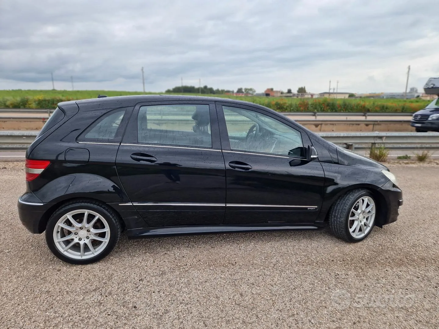 Mercedes-Benz B-Class 2009 photo 3