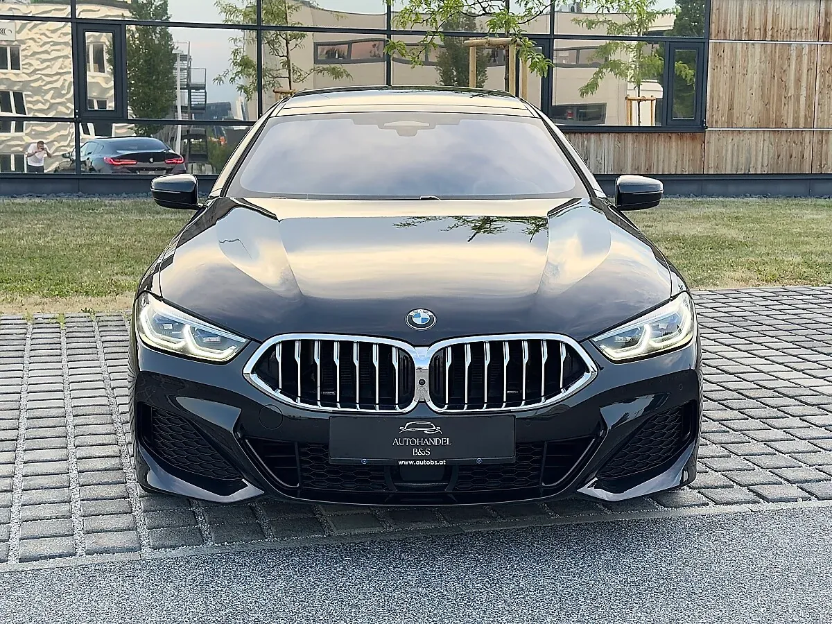 BMW 8 Series 2021 photo 2
