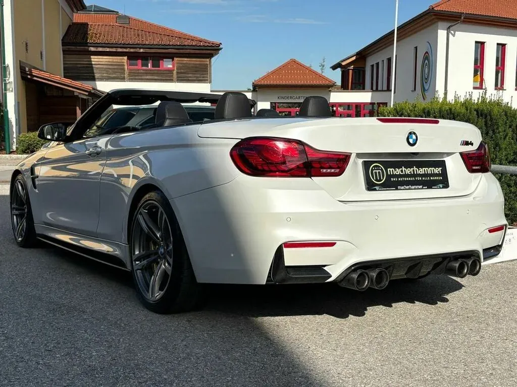 BMW M4 2014 photo 3