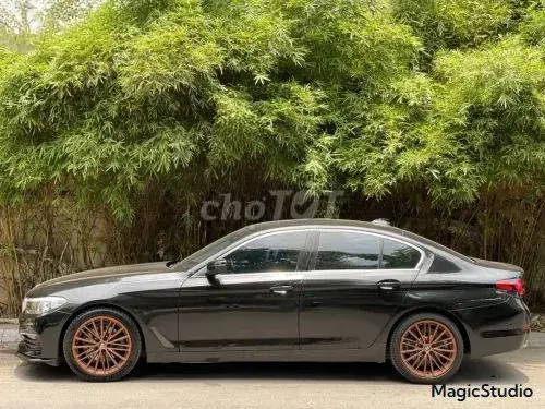 BMW 5 Series 2018 photo 2