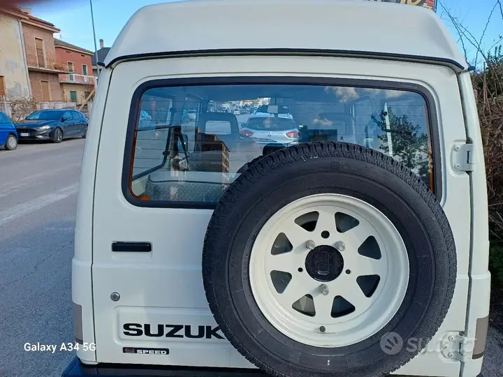 Suzuki Samurai 1985 photo 4