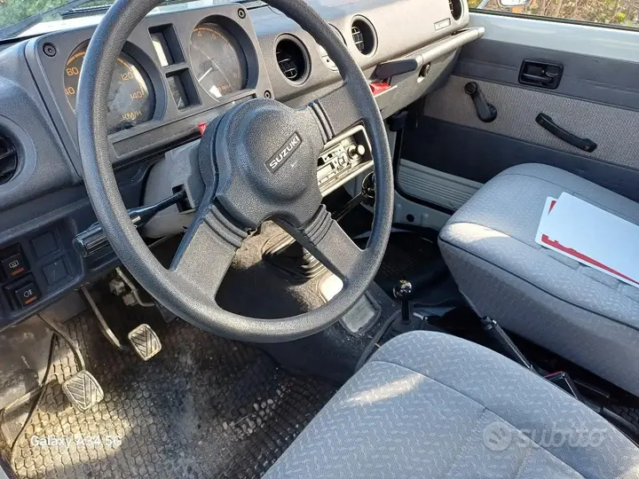 Suzuki Samurai 1985 photo 3