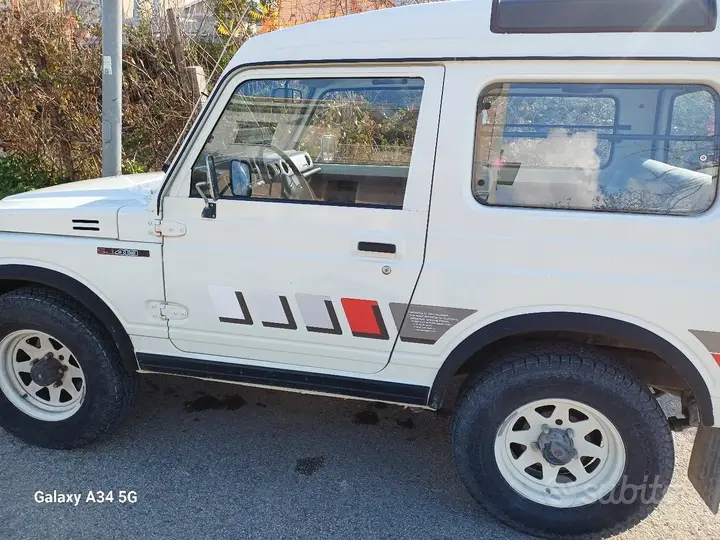 Suzuki Samurai 1985 photo 2