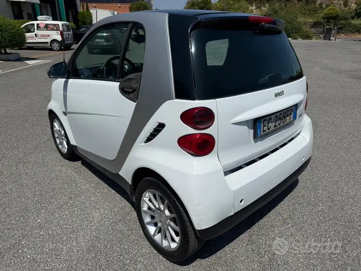 Smart Fortwo 2011 photo 5