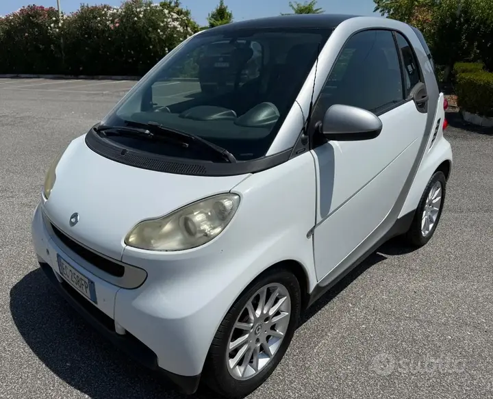 Smart Fortwo 2011 photo 3