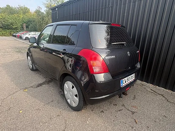 Suzuki Swift 2006 photo 4