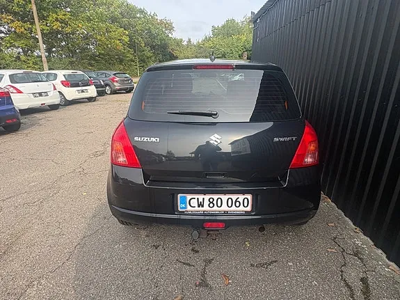 Suzuki Swift 2006 photo 3
