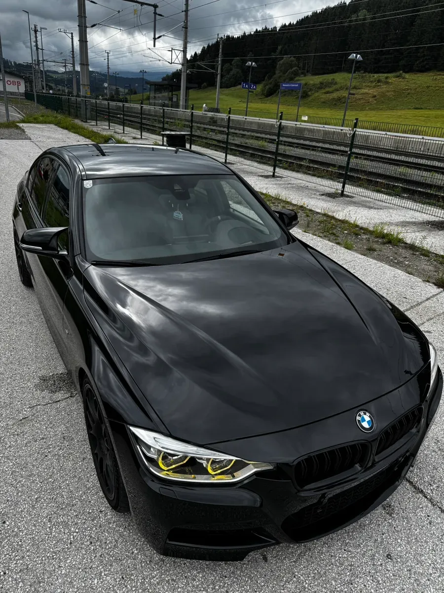 BMW 3 Series 2018 photo 3