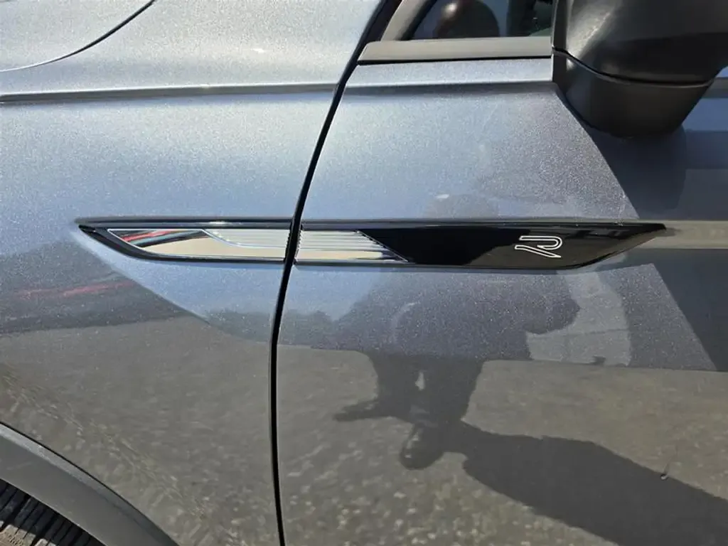 Volkswagen Tiguan 2024 photo 4