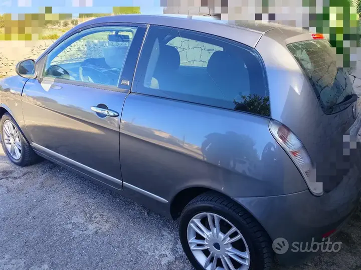 Lancia Ypsilon
