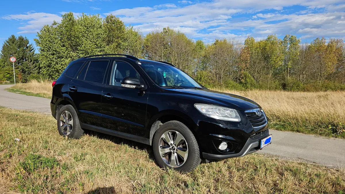 Hyundai Santa Fe 2012 photo 2