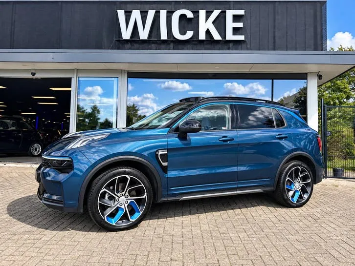 Lynk & Co 01