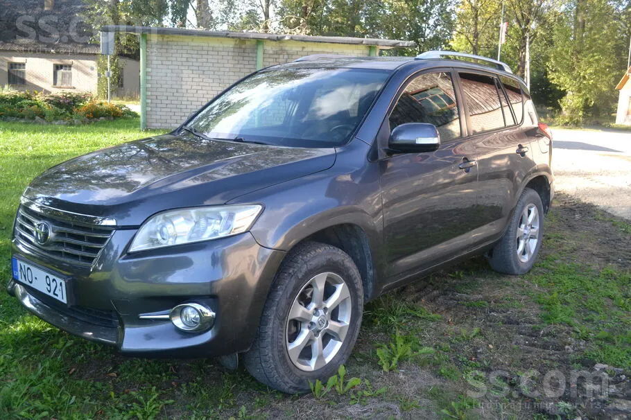 Toyota Rav4 2011 photo 2