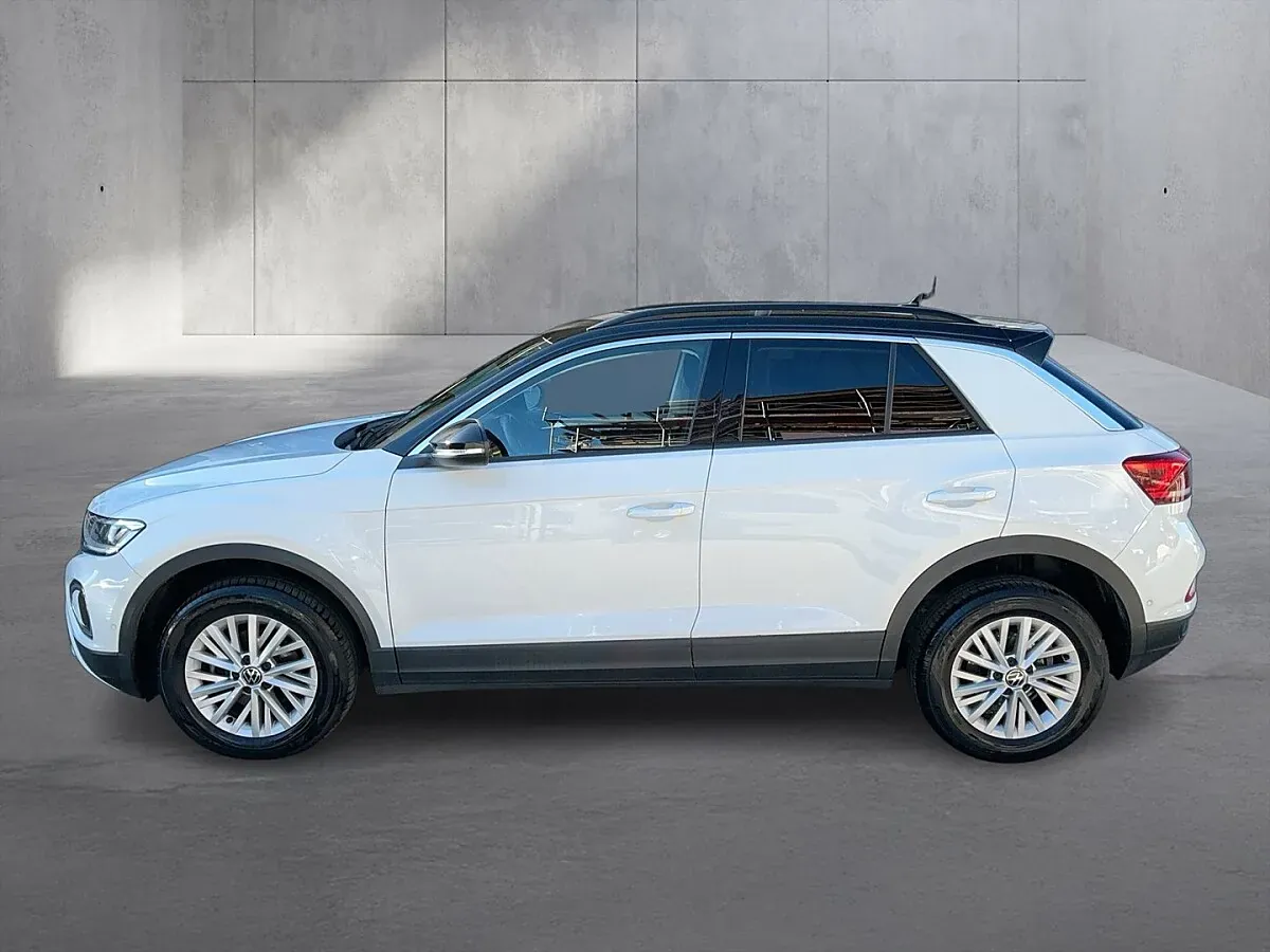 Volkswagen T-Roc 2023 photo 2