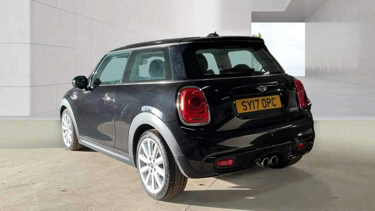 Mini Hatch 2017 photo 4