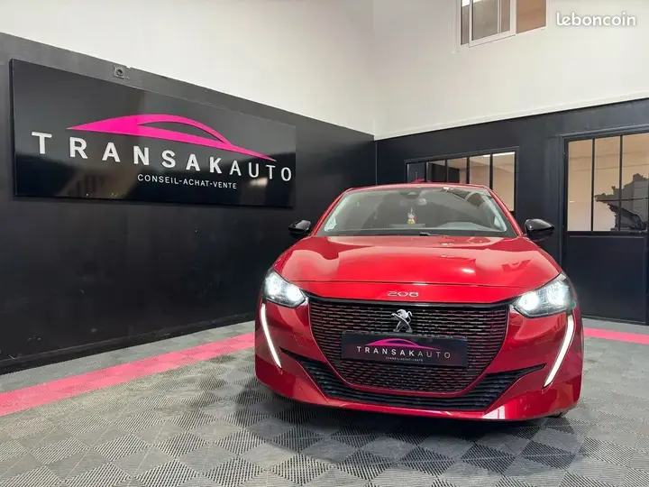 Peugeot 208 2022 photo 2