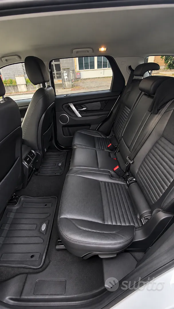 Land Rover Discovery Sport 2020 photo 4