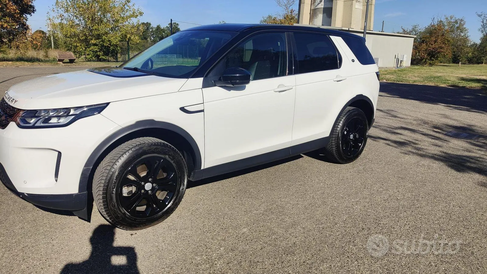 Land Rover Discovery Sport 2020 photo 2