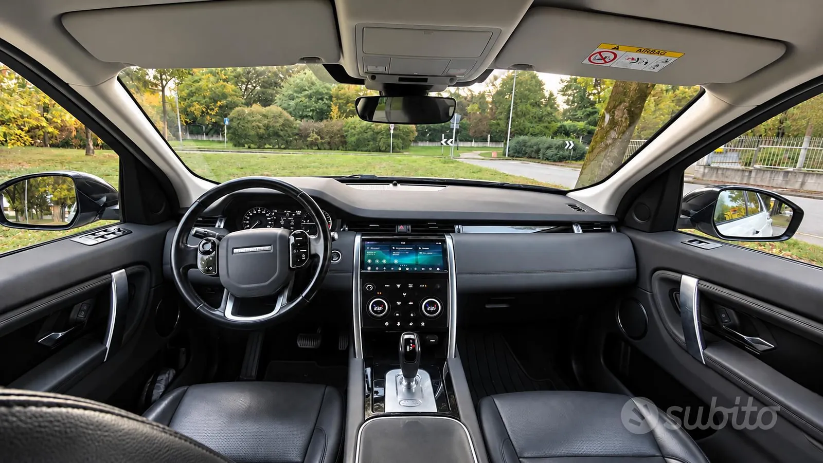 Land Rover Discovery Sport 2020 photo 3