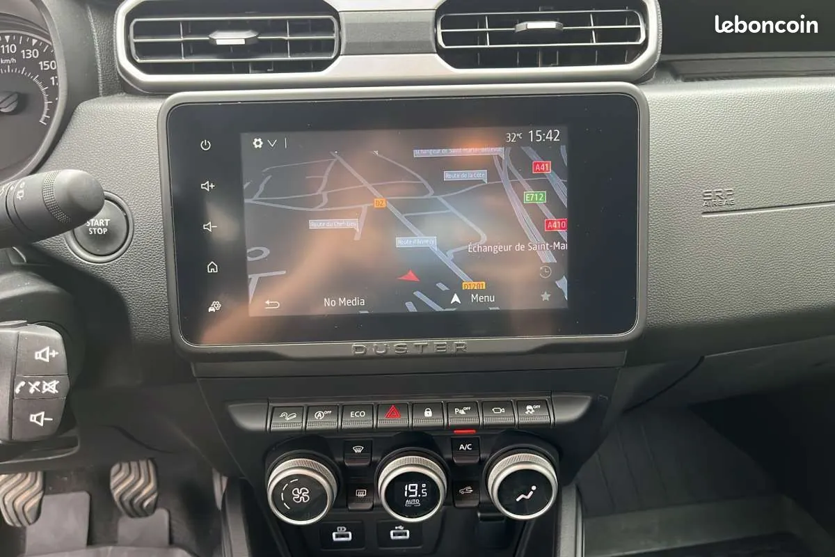 Dacia Duster 2023 photo 4